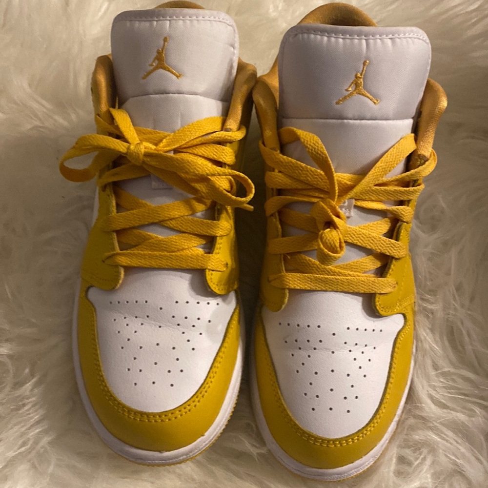 Jordan 1 Low Mustard (GS)